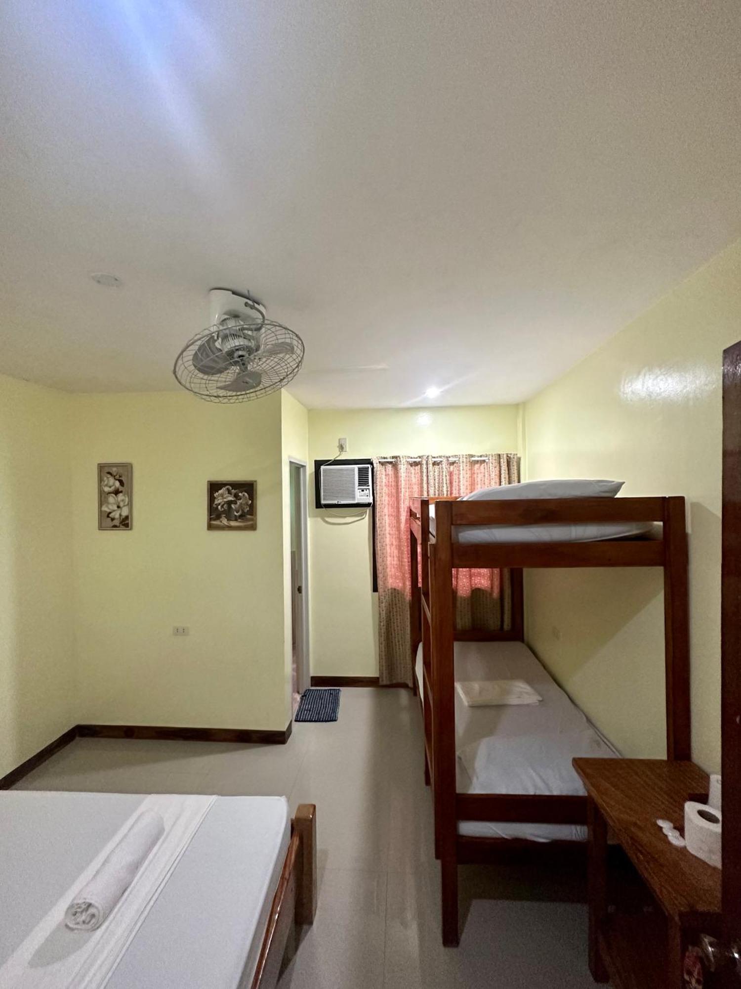 Edgar'S Guest House Moalboal Bagian luar foto