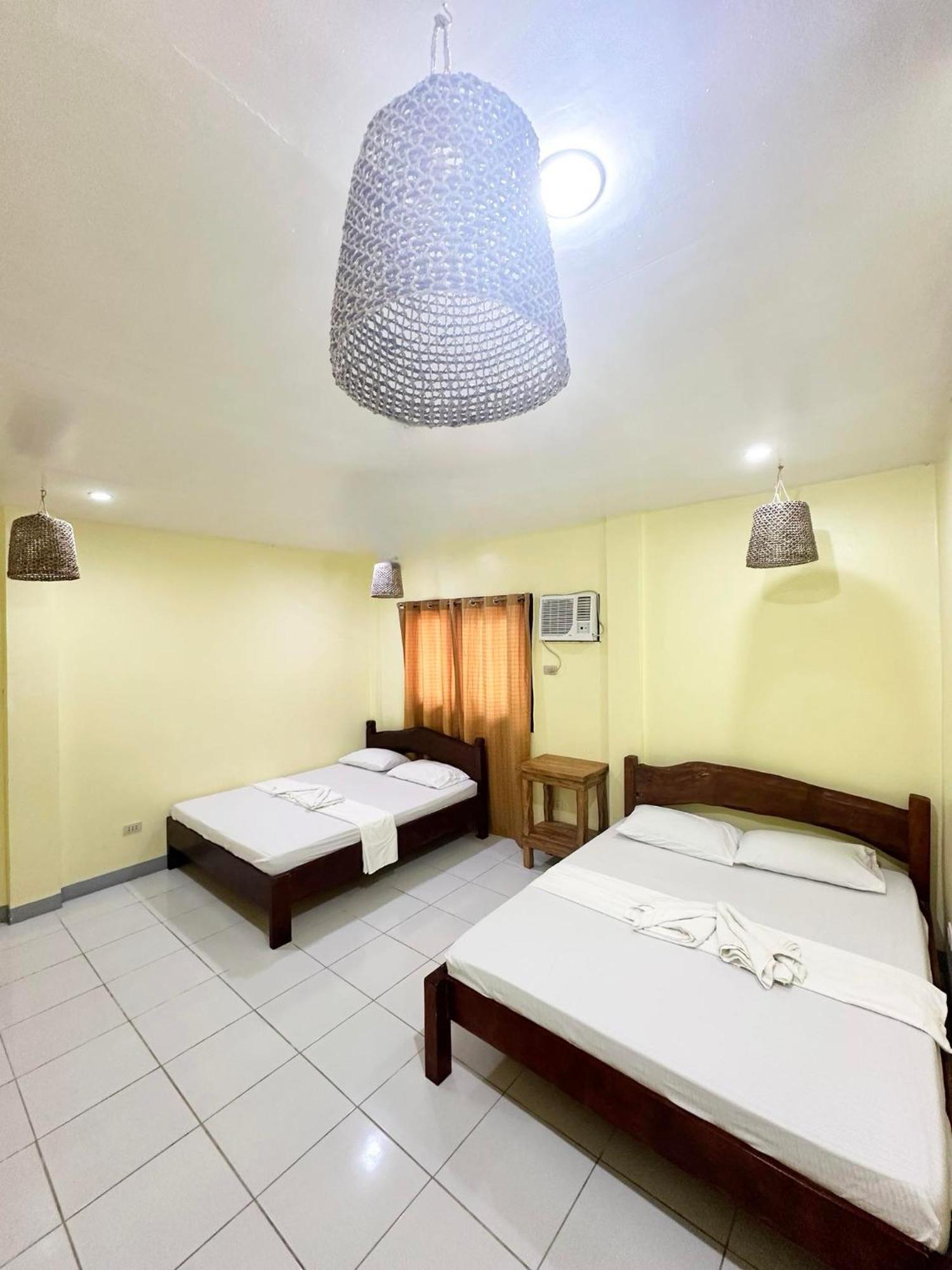 Edgar'S Guest House Moalboal Bagian luar foto
