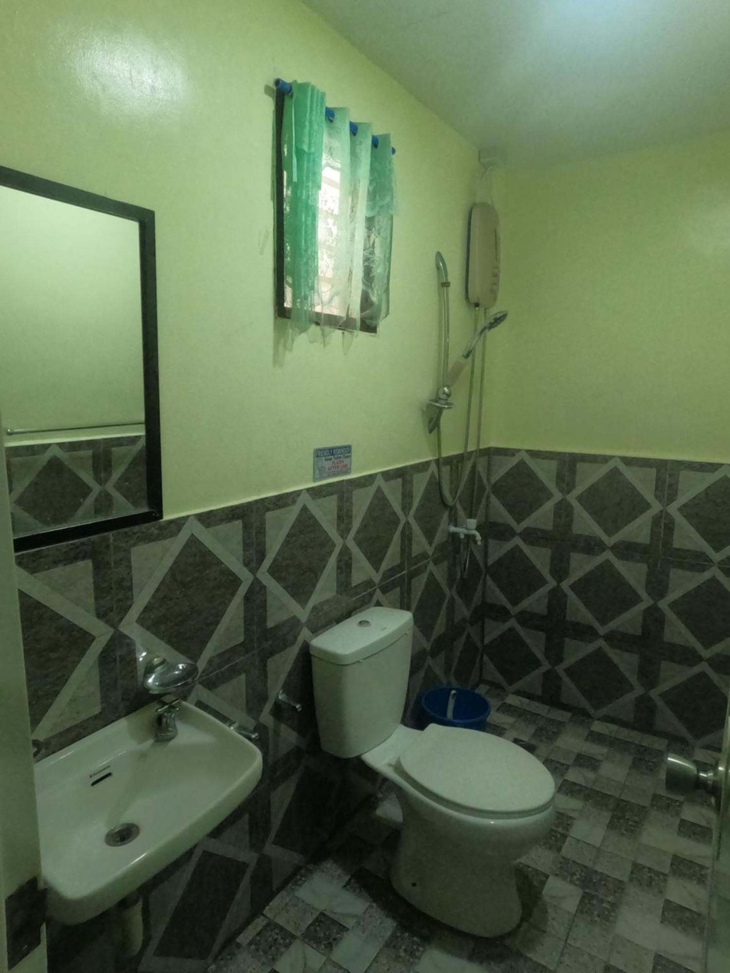 Edgar'S Guest House Moalboal Ruang foto